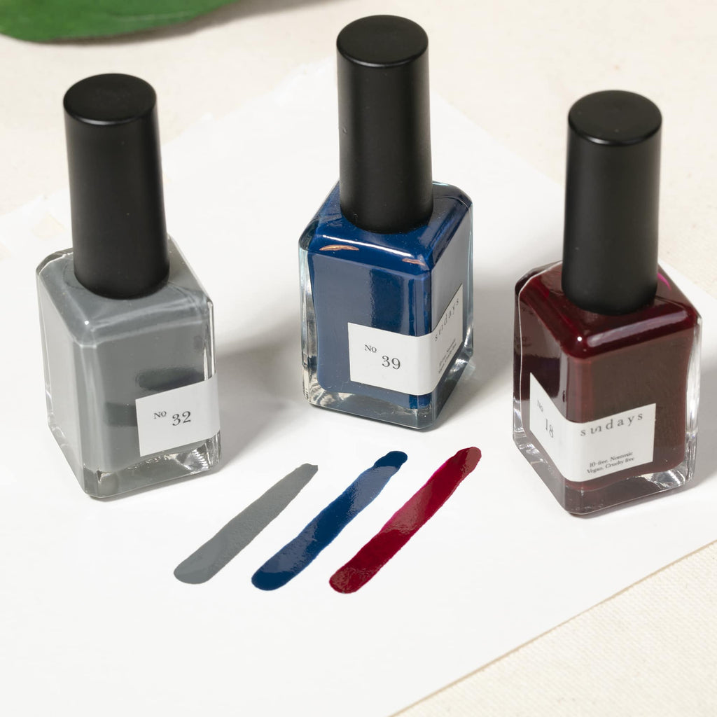 Sundays nail polish in Canada. Non-toxic, 10 free and vegan beauty. Beautiful variety of colours. The deep blue nailpolish you have always dreamed of for your next manicure or pedicure. It's an indigo dream