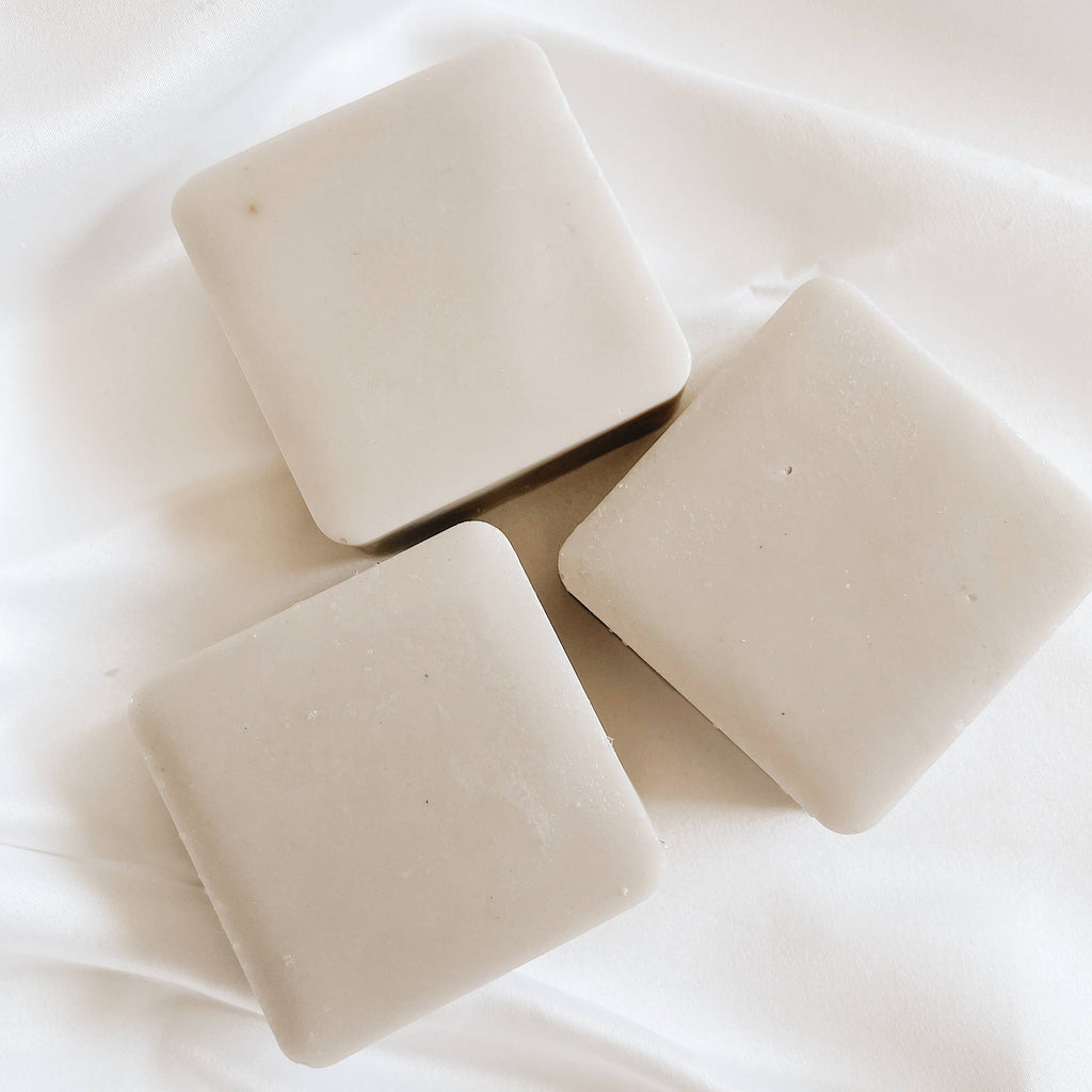 Aria Aloe & Vanilla soap bars are handmade with a custom blend of mango butter, deeply hydrating shea butter, jojoba oil, and coconut oil soap base made from food-grade, plant-based materials that are sustainably farmed and made from 100% sustainably sourced and natural ingredients in Canada.