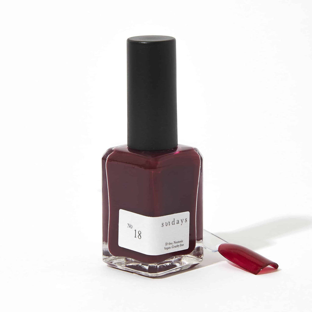 An elegant deep berry red that’ll warm you up during the colder seasons. Let this luscious shade flow gracefully on your nails, like a smooth and full-bodied glass of red wine.