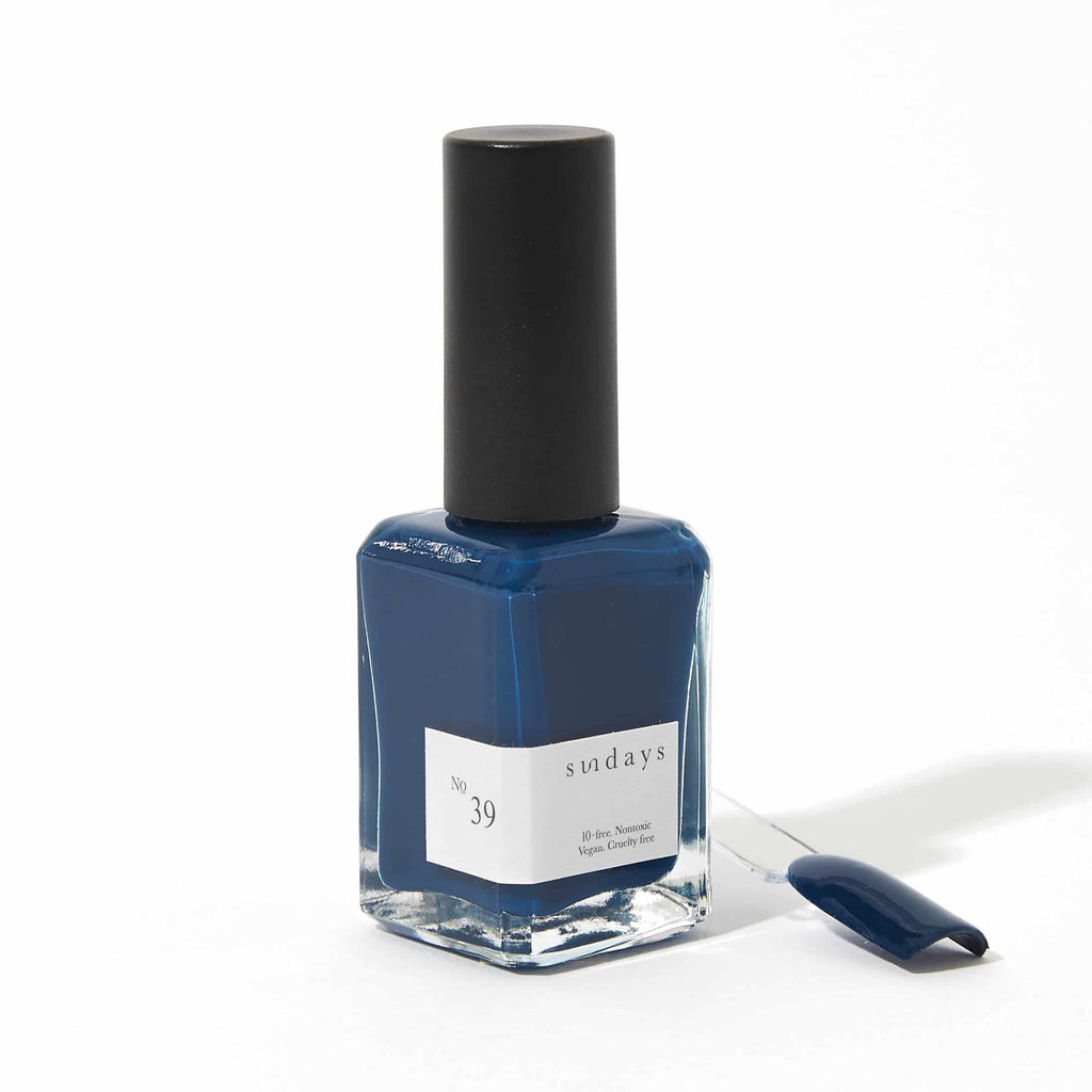 Sundays nail polish in Canada. Non-toxic, 10 free and vegan beauty. Beautiful variety of colours. The deep blue nailpolish you have always dreamed of for your next manicure or pedicure. It's an indigo dream